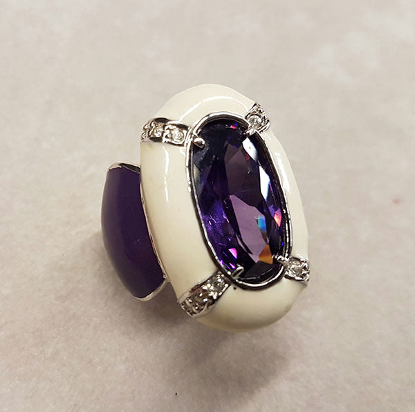 Oval Violet & White Fashion Ring