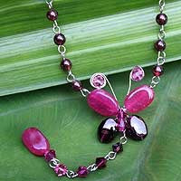 Garnet and quartzite 'Red Butterfly Secrets' (16"+2" extension)